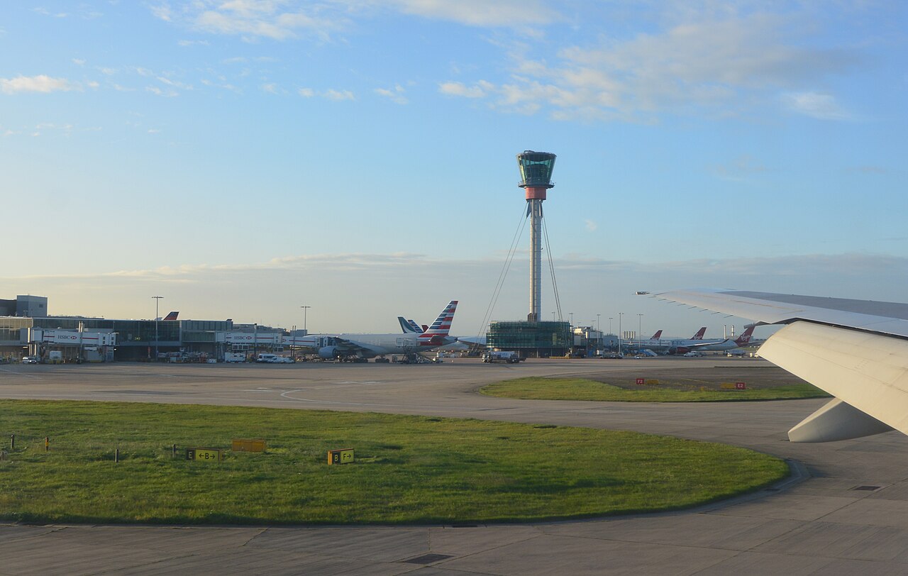Millisecond software fault caused UK flight chaos, NATS says